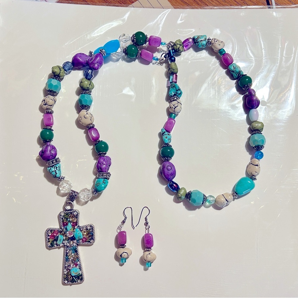 Beautiful necklace with matching earrings